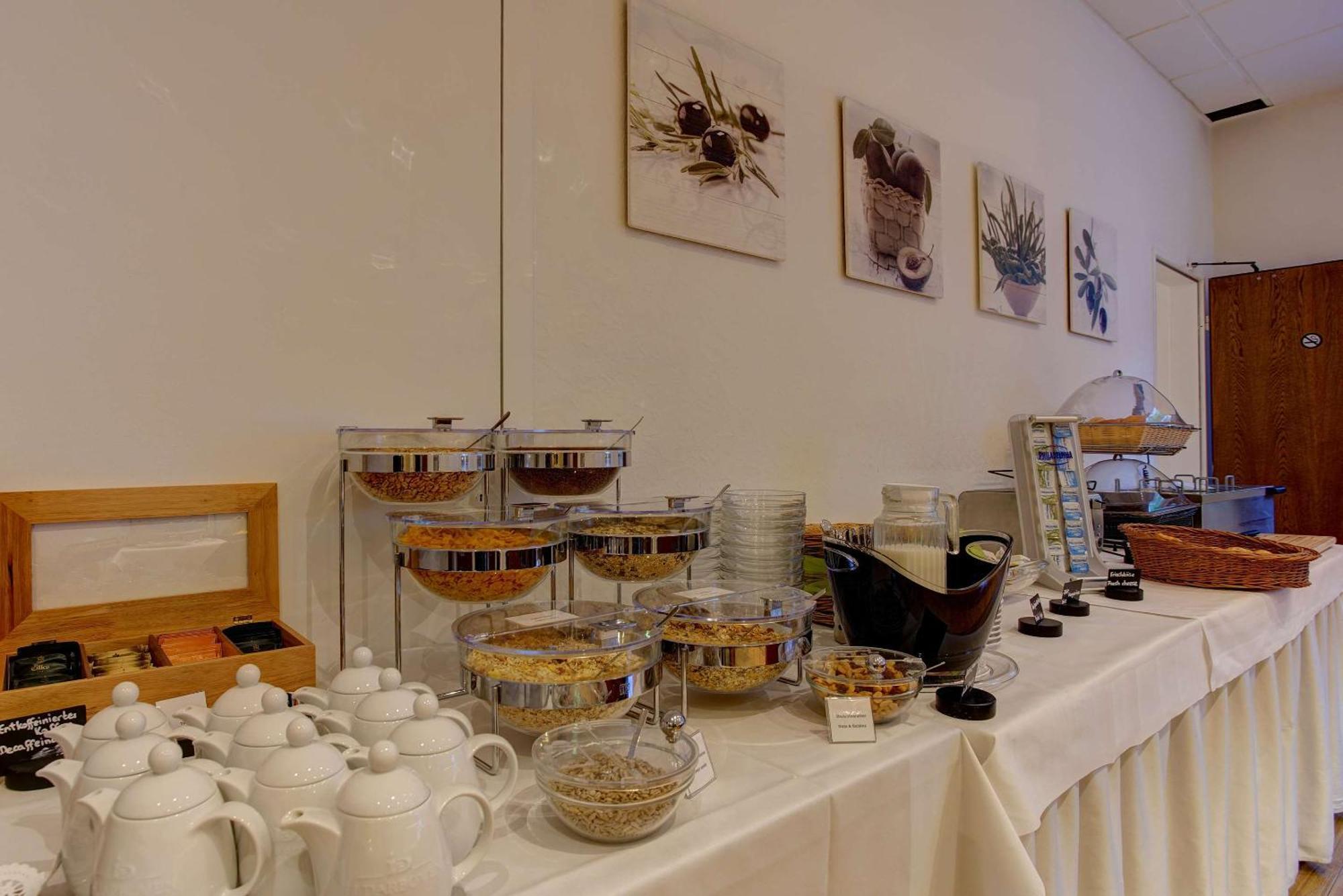 Sure Hotel By Best Western Ambassador Duesseldorf Bagian luar foto