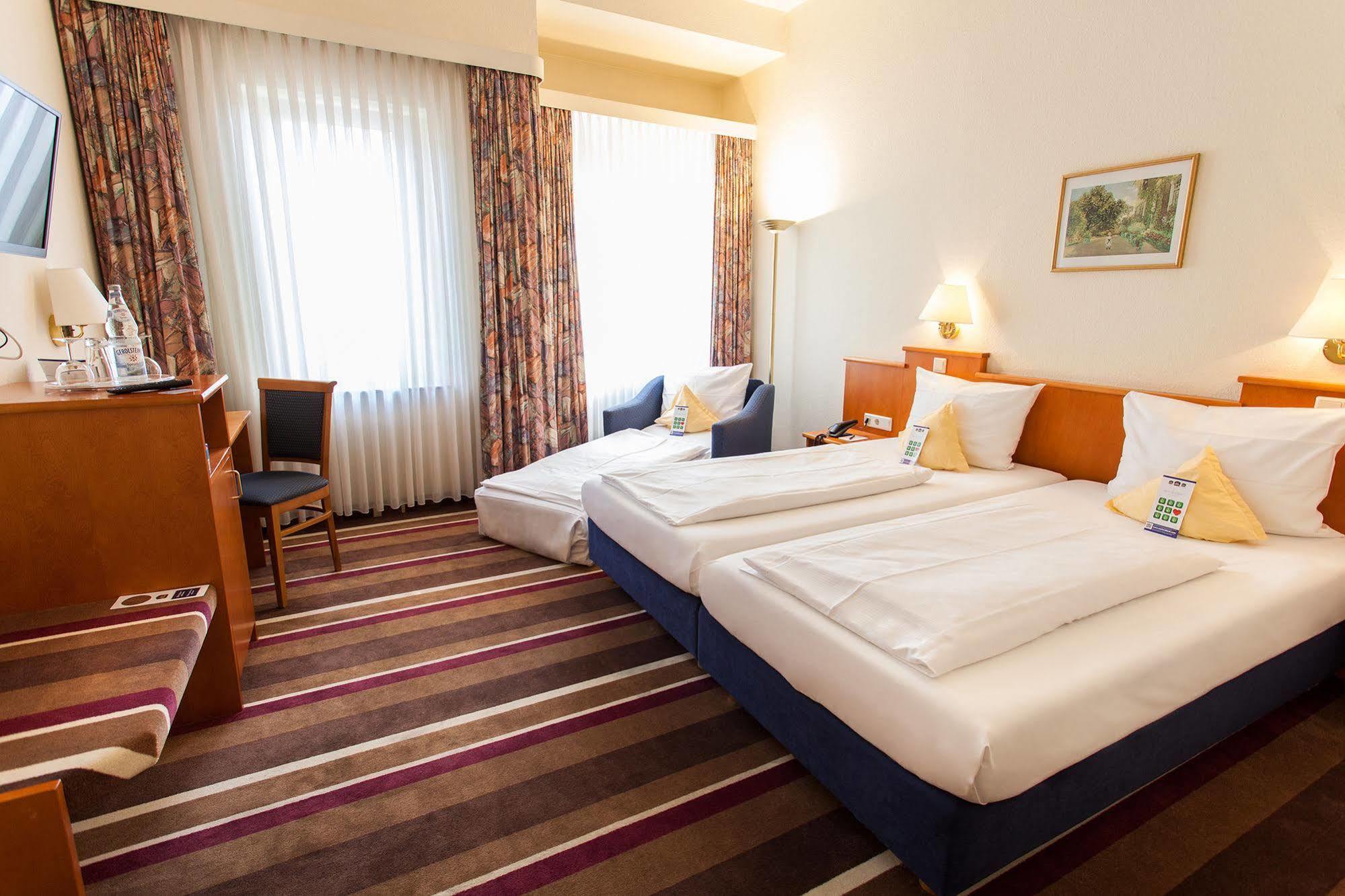 Sure Hotel By Best Western Ambassador Duesseldorf Bagian luar foto